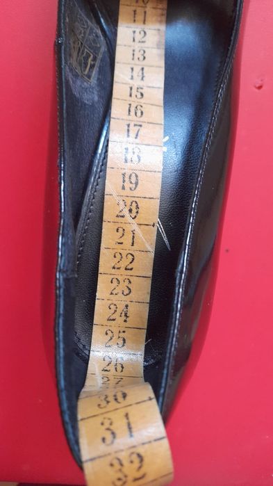 Pantofi negrii de lac
