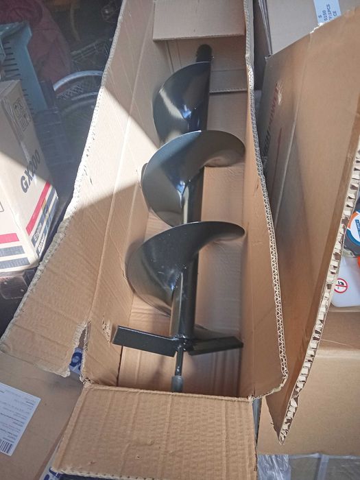 двигатели и ботуши за лодки и фрези; свредели