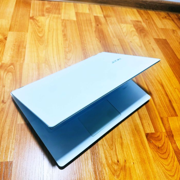 Laptop ACER Aspire V, IntelCore i3-5005U, SSD, Windows 11, UltraSlim