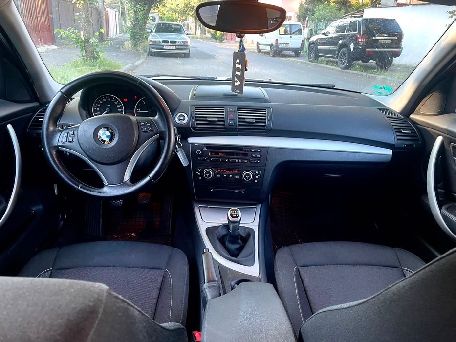 BMW 1 Series 2010 — imagine 5