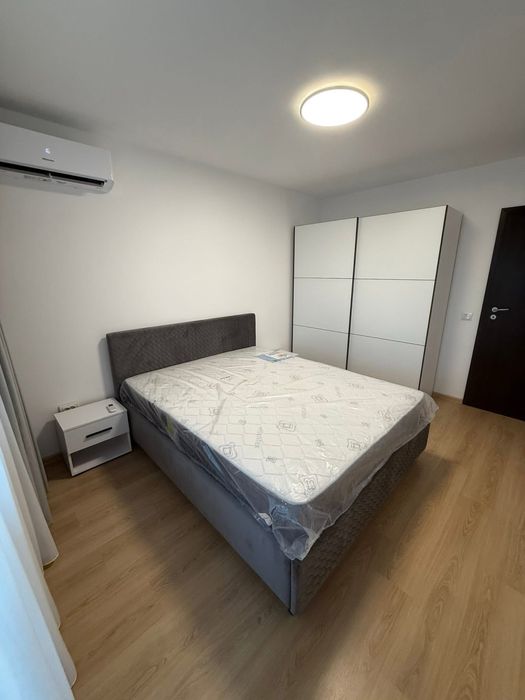 Închiriez apartament 2 camere cu loc de parcare | Sector 4