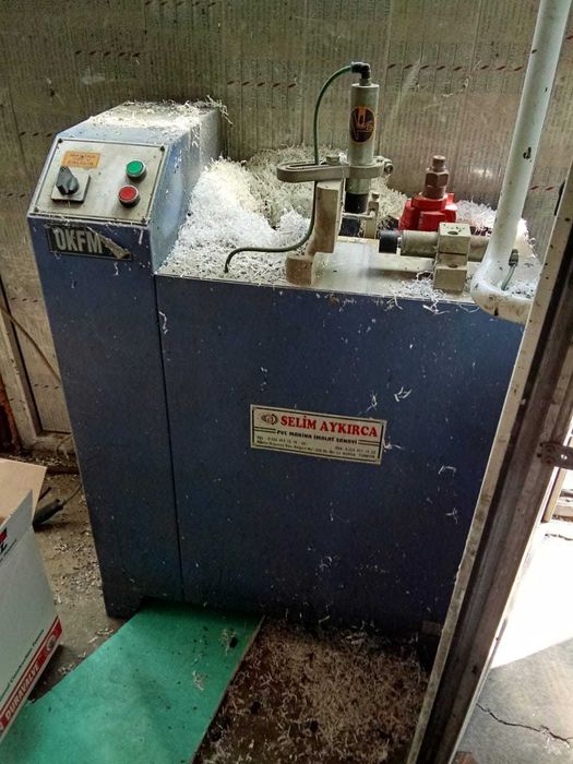 Продам станки для производства  пластиковых окон