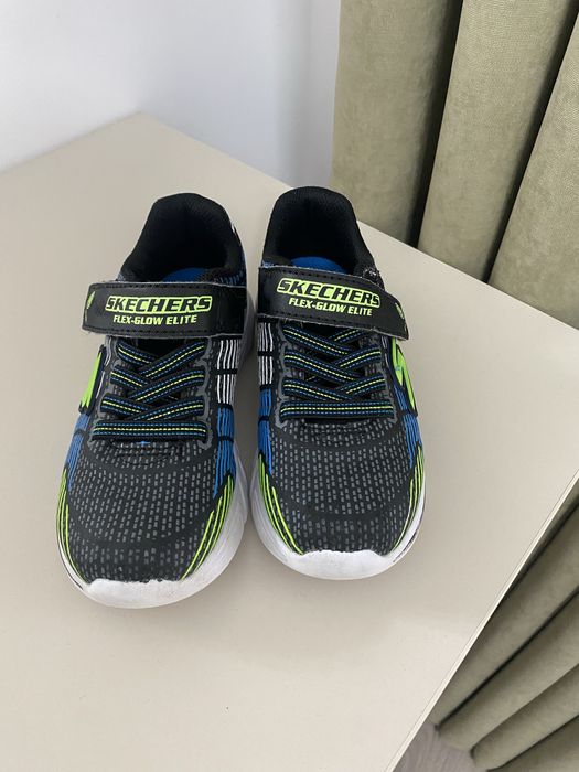 Adidasi Sketchers, 28