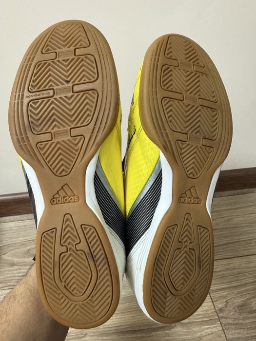 Футбольная обувь бутцы