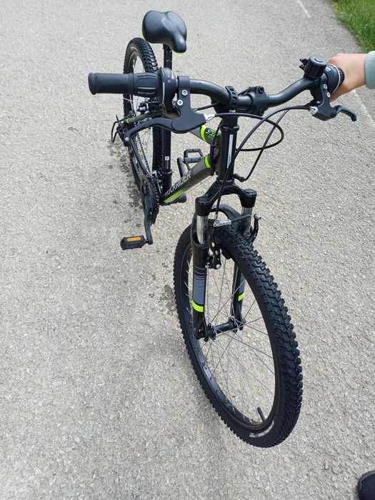 Vand bicicleta 95% noua