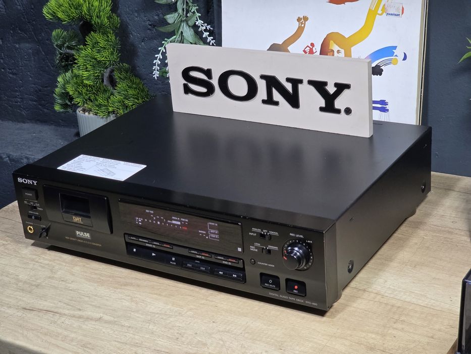Deck Player  SONY DTC-690, stereo digital audio tape recorder DAT ,made in Japan