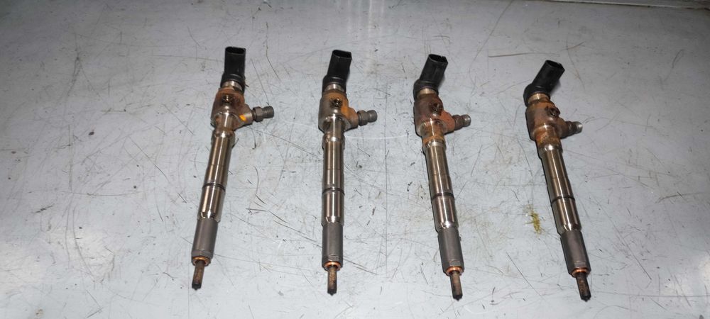 Injector injectoare volkswagen vw 1.6 TDI cay CAYC cod 03l130277b