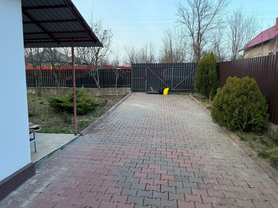 Casa de vanzare in sat Hartoape, Vanatori.