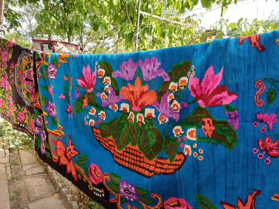 Covoare lucrate manual