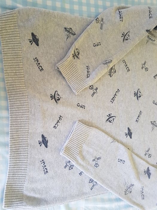 Продават детски памучен пуловер