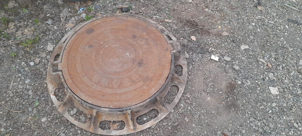 Продам люк чугунный