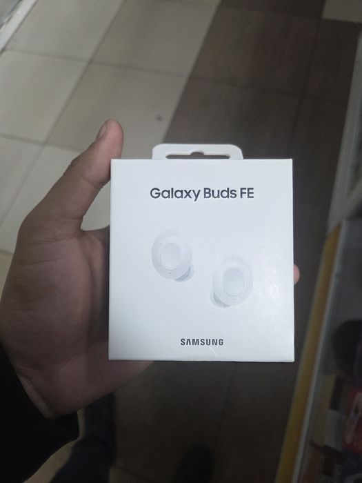 Samsung buds Fe.
