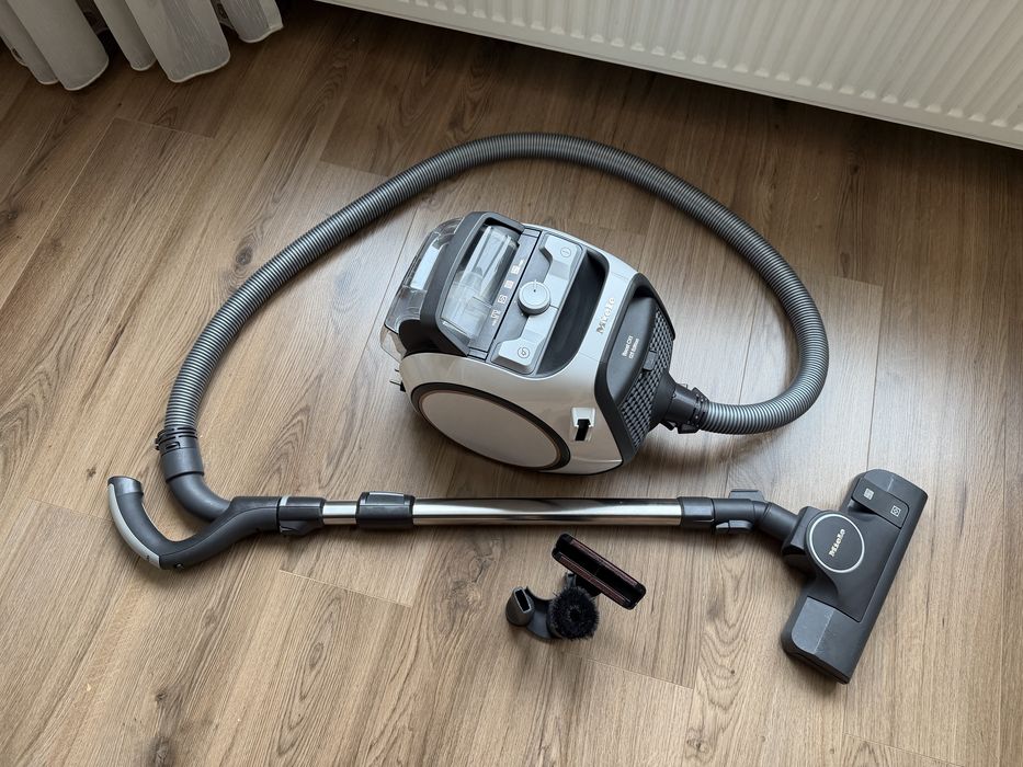 Aspirator Miele fara sac (comp.praf), in stare excelenta