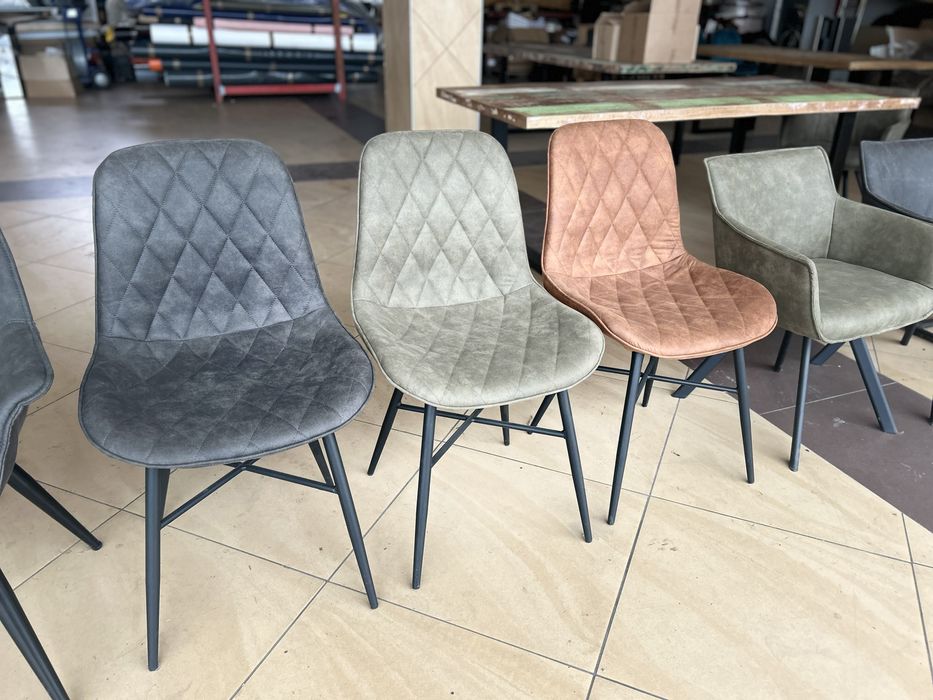 Scaune noi de vanzare