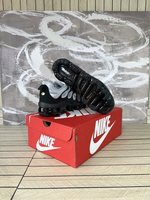Nike Vapor Max Plus Grey Black