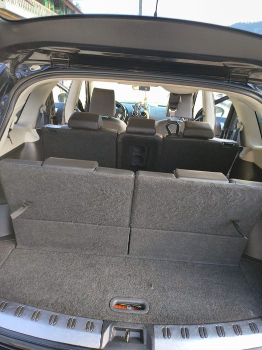 Nissan Qashqai+2  2010