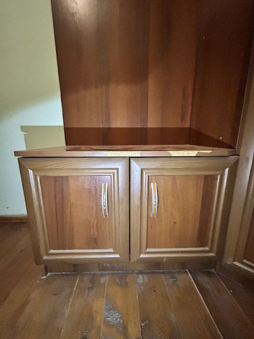 Продам шкаф в хорошем состоянии.