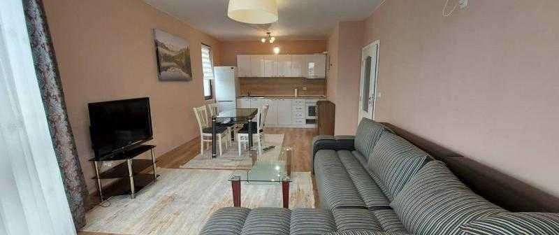Дава се под наем Тристаен апартамент в Бургас, Изгрев - 92 кв.м за 698.19 € - Снимка #1