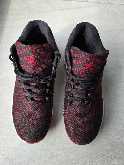 Vand Nike Air Jordan B. Fly Bred, marimea 42 EUR