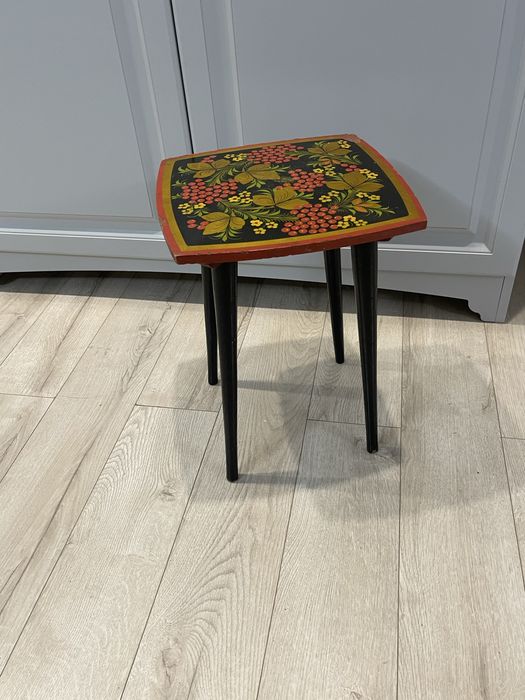 Табуретка СССР «Хохлома» звонить на алцар