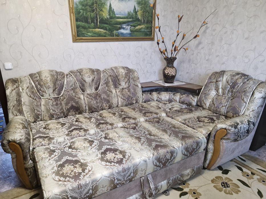 Диван в хорошем состоянии