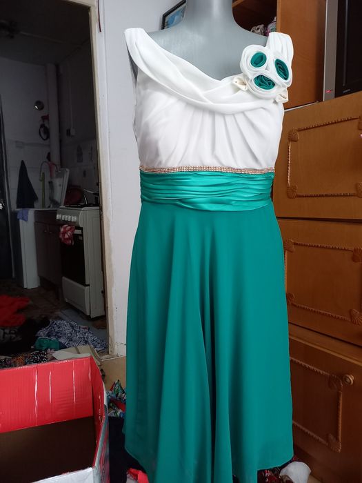 Super rochiță elegante pentru fete