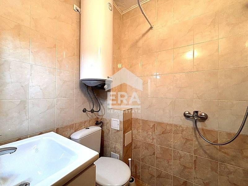 Дава се под наем Тристаен апартамент в Варна, Окръжна болница - 70 кв.м за 433.5 € - Снимка #9