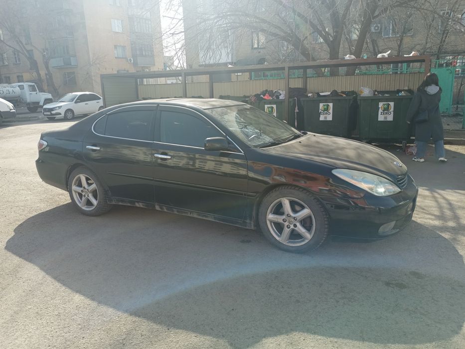 Продам Лексус ЕСС 300