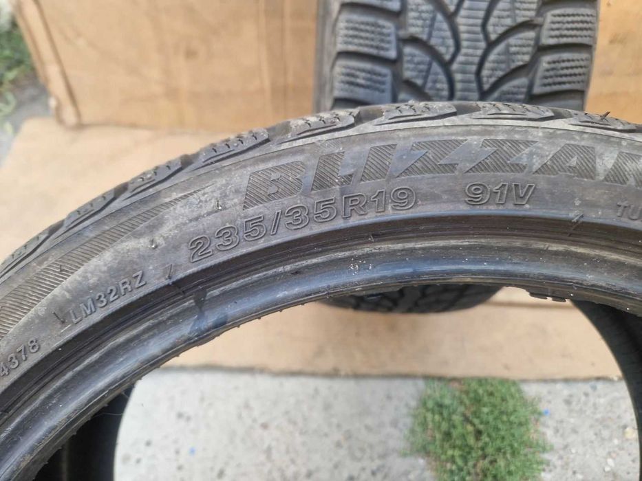 4 Bridgestone R19 235/35 Зимни гуми  DOT2719