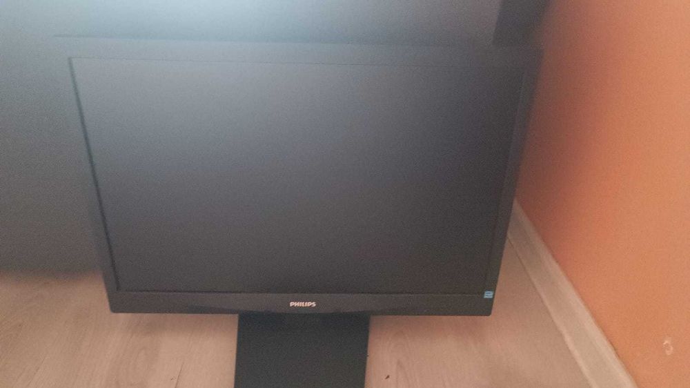 Calculator Desktop HP unitate+monitor+tastatura