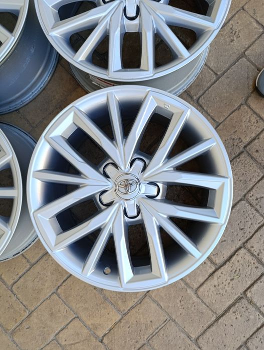 Оригинални джанти за Тойота 5х114.3 17 цола 2022