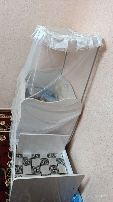 Детская кроватка