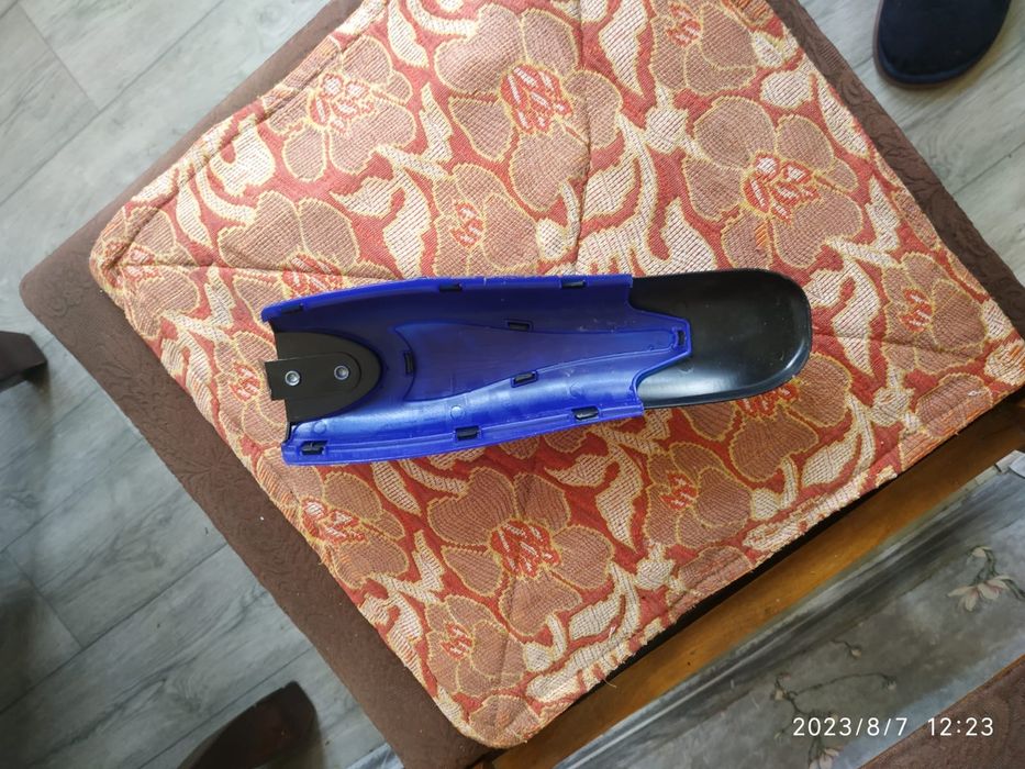 Крыло от велосипеда.