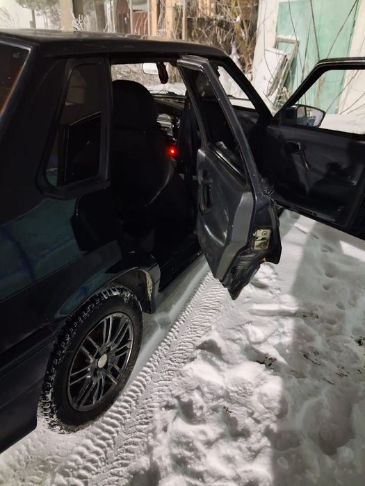 Продам машину ваз2115