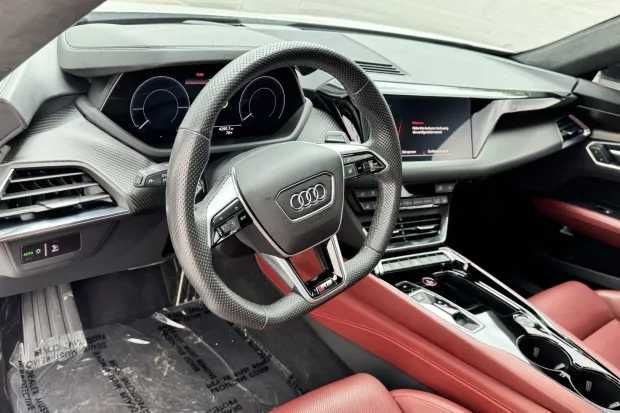 Audi e-tron GT  pod zakaz