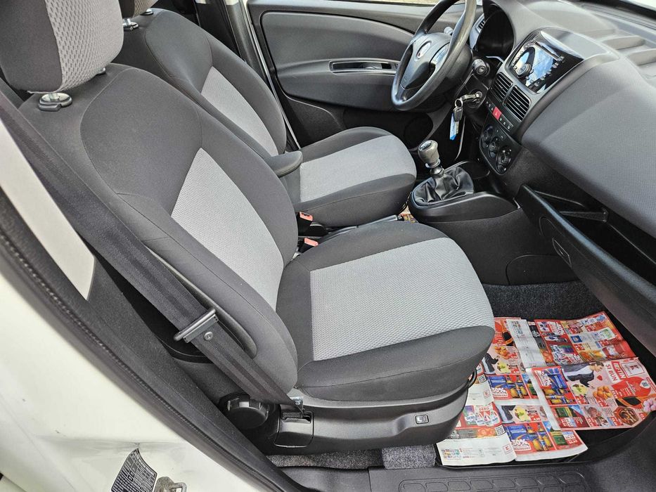 Fiat Doblo an 2013 Euro 5 1.6 Diesel 105 cai 5 locuri Autorism în acte Climă funcțională Încălzire în scaune Unic Proprietar Germania 2 chei etc;