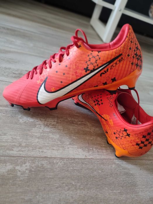 ghete fotbal marime 42 (265cm)