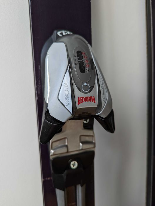 Ски оборудване- обувки, ски с автомати, щеки, каска + зимни кънки