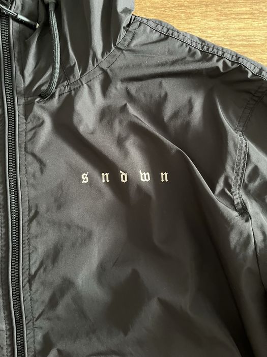 Мъжка ветровка Bershka