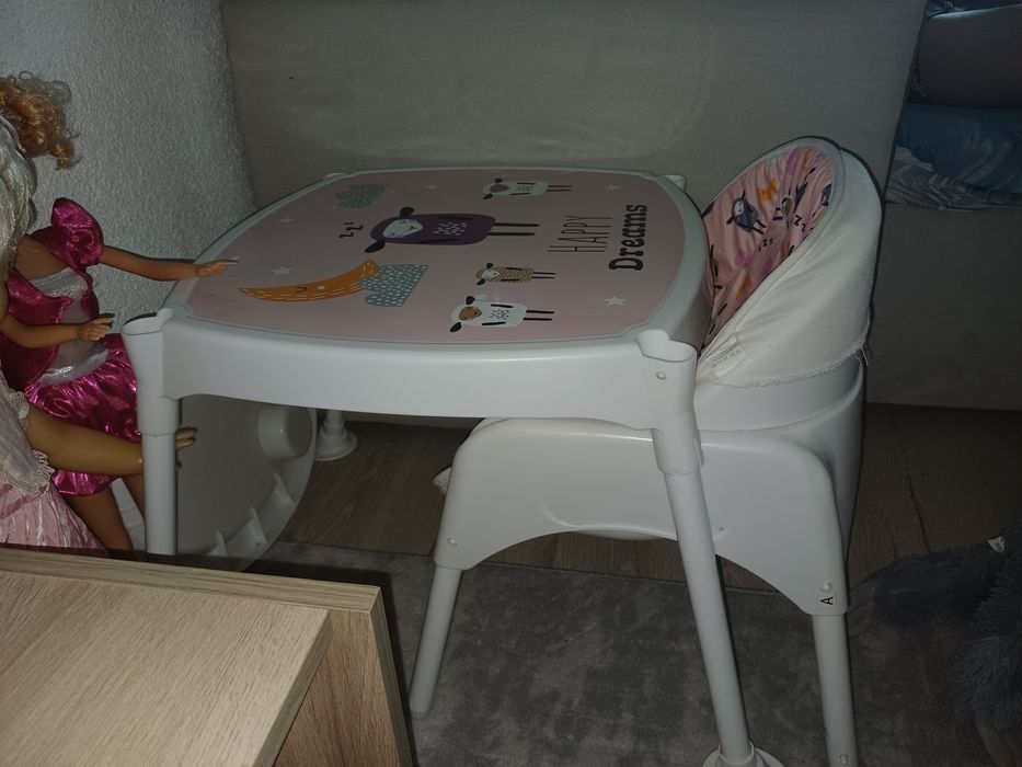 Играчки и столче за хранене