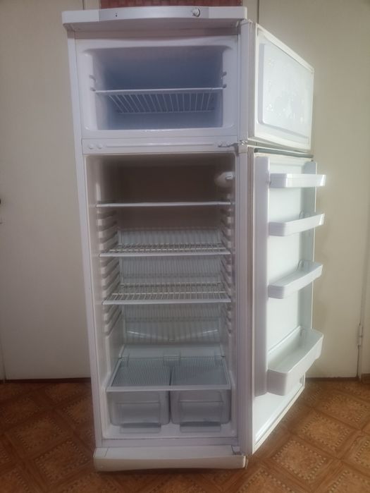 Продам холодильник Индезит