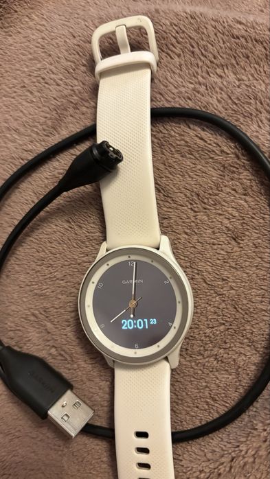 Часовник Garmin vivomove