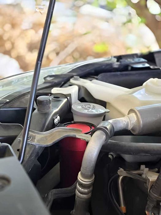 Гаранция! Нов Универсален Маслен Уловител / Сепаратор - Catch Can