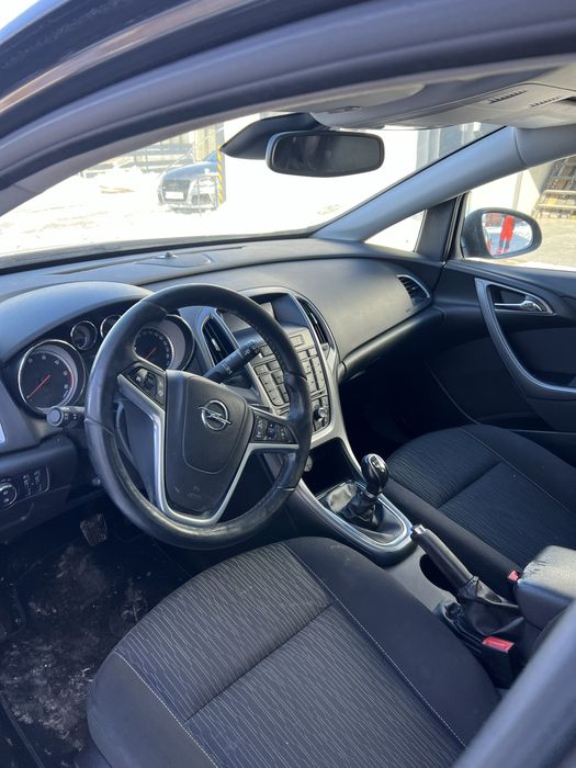 Opel astra J 2015 на части