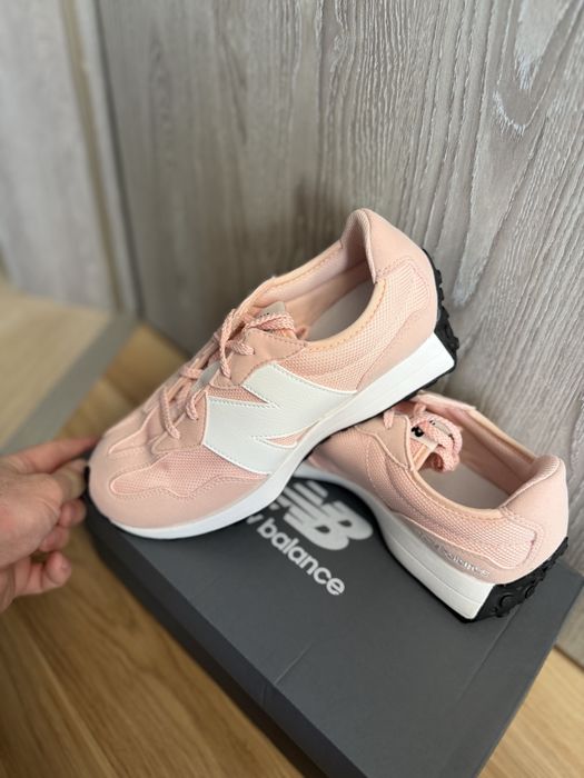 New Balance 327 roz cu logo alb marimea 38 noi originali