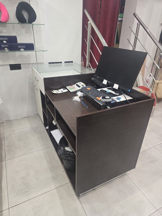Продается кассовый стол