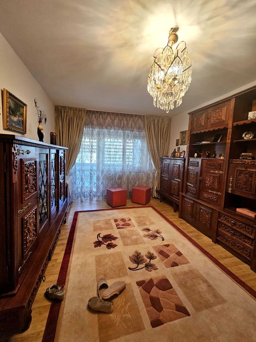 Apartament trei camere