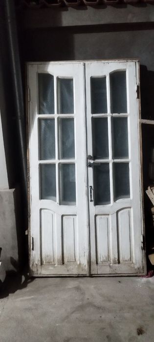 Xammasi 800 ming 4 ta rom 2 ta ikki tabaqali eshik bor