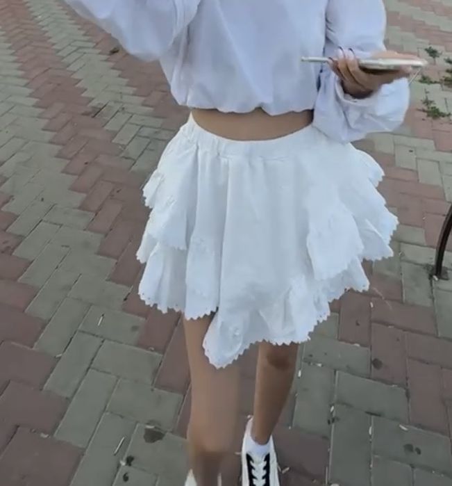 Необычная юбка белого цвета