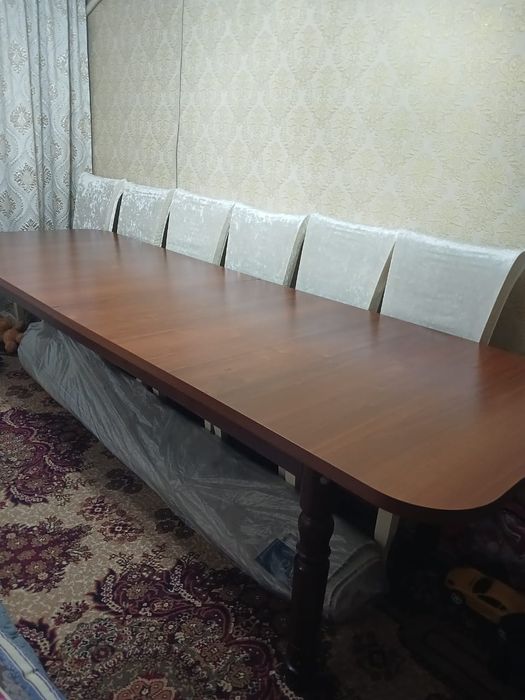 Продается стол . 3,5 метр  Состояние хорош.